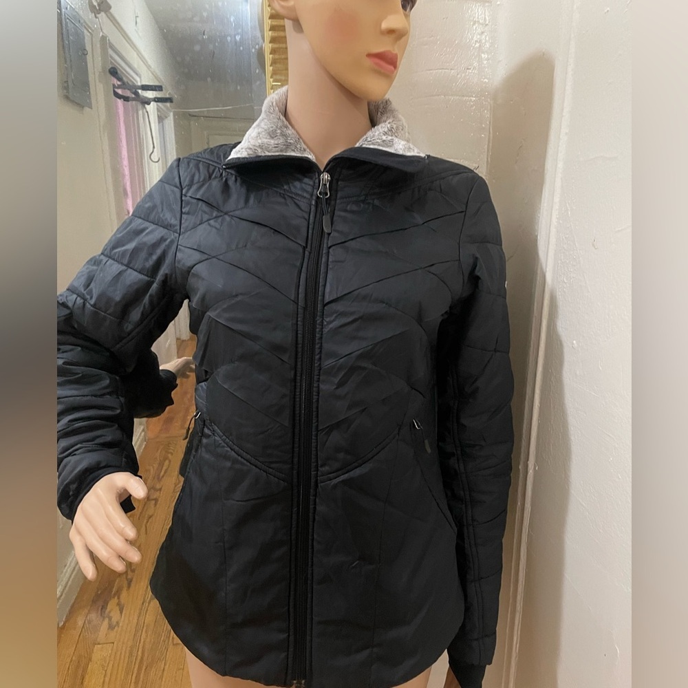 Columbia Women's Black Puffer Jacket - Picture 12 of 16